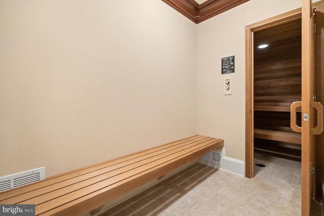 1221 MOTTROM DR, Mclean, VA 22101