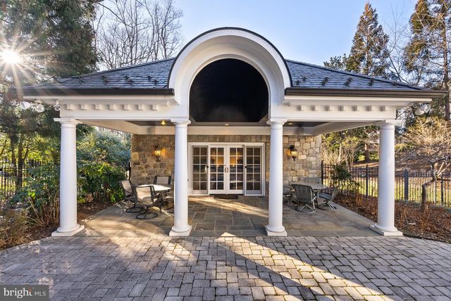 1221 MOTTROM DR, Mclean, VA 22101