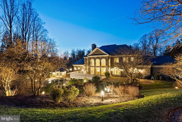 1221 MOTTROM DR, Mclean, VA 22101