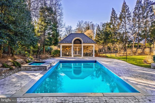 1221 MOTTROM DR, Mclean, VA 22101