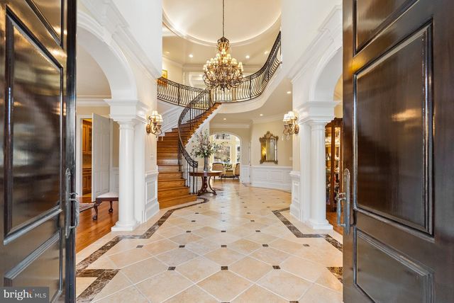 1221 MOTTROM DR, Mclean, VA 22101