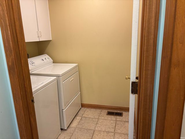 6831 Tree Top Trail, Fort Wayne, IN 46845