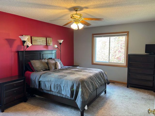 6831 Tree Top Trail, Fort Wayne, IN 46845