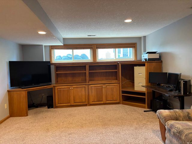 6831 Tree Top Trail, Fort Wayne, IN 46845