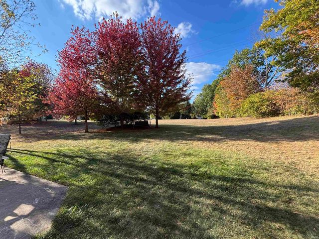 6831 Tree Top Trail, Fort Wayne, IN 46845