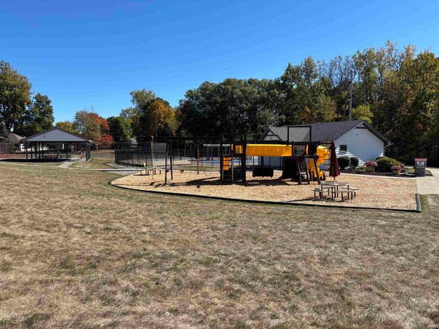 6831 Tree Top Trail, Fort Wayne, IN 46845