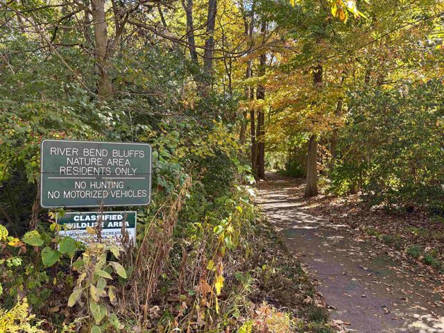 6831 Tree Top Trail, Fort Wayne, IN 46845