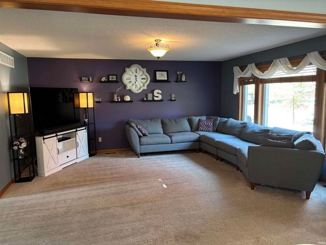 6831 Tree Top Trail, Fort Wayne, IN 46845