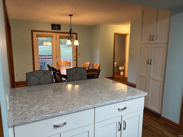 6831 Tree Top Trail, Fort Wayne, IN 46845