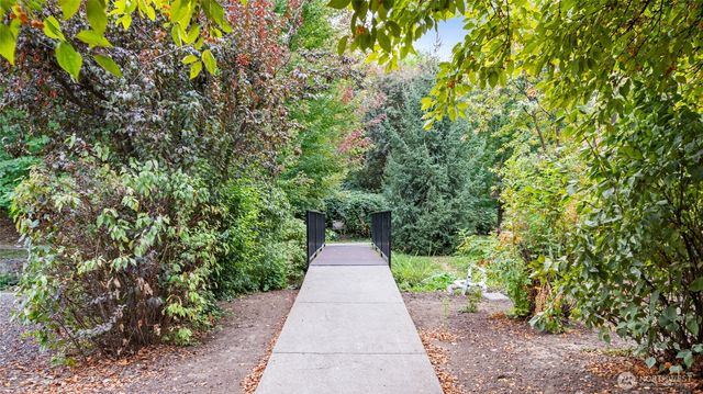 711 SE Swainson Lane, College Place, WA 99324