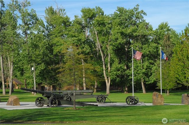 711 SE Swainson Lane, College Place, WA 99324