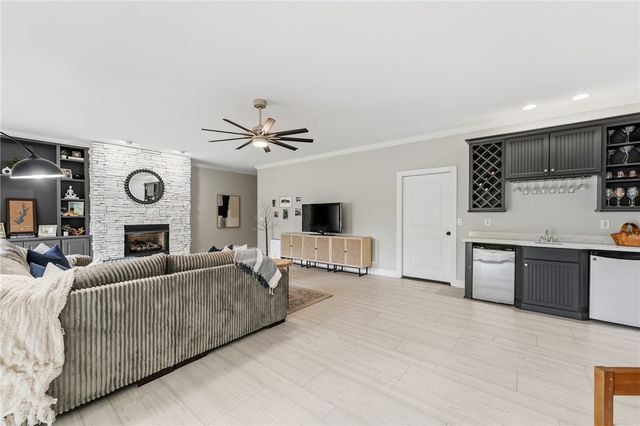123 Pineridge Pointe Drive, Seneca, SC 29672