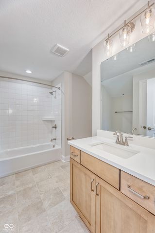 7066 Shenandoah Street, Zionsville, IN 46077