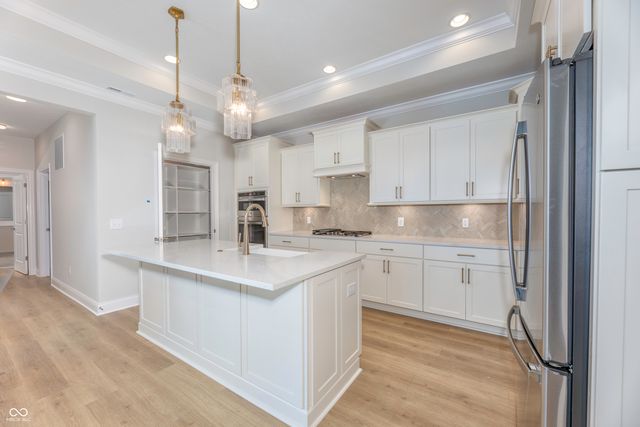 7066 Shenandoah Street, Zionsville, IN 46077