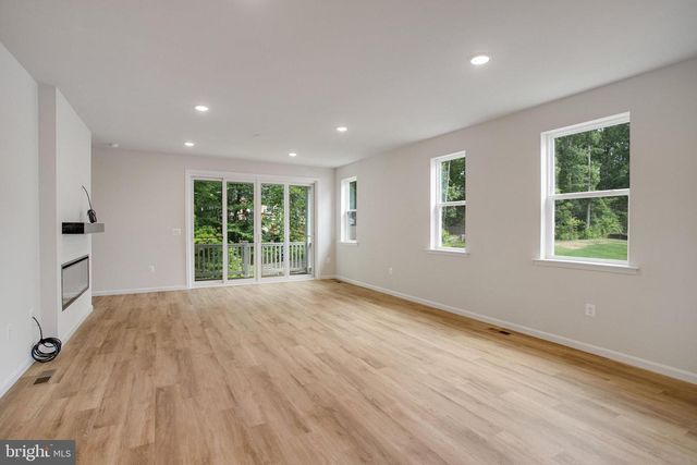35599 PINE NEEDLE LN, Locust Grove, VA 22508