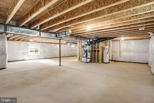 35599 PINE NEEDLE LN, Locust Grove, VA 22508