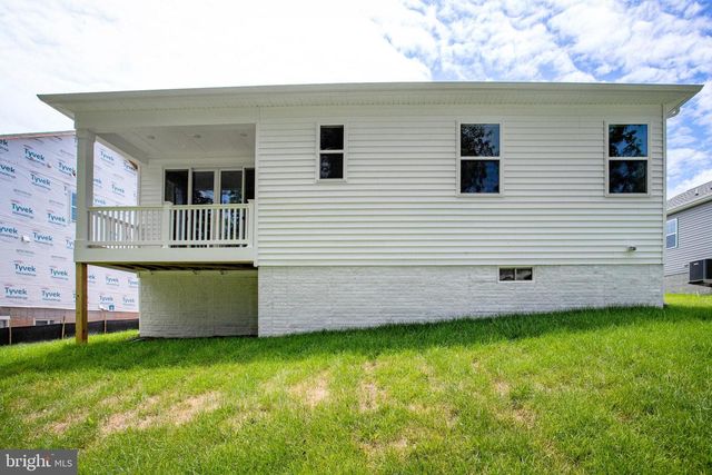 35599 PINE NEEDLE LN, Locust Grove, VA 22508