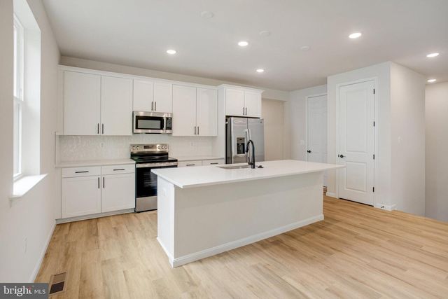 35599 PINE NEEDLE LN, Locust Grove, VA 22508