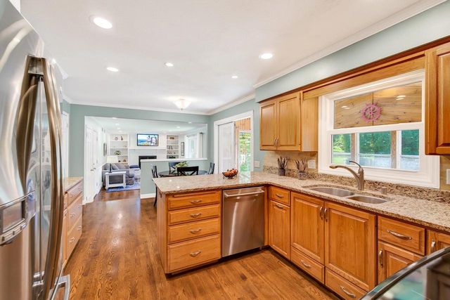 7113 Farmington Way, Madison, WI 53717