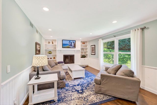 7113 Farmington Way, Madison, WI 53717