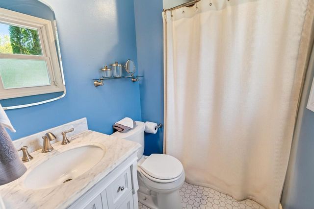 7113 Farmington Way, Madison, WI 53717
