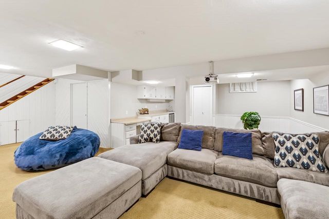 7113 Farmington Way, Madison, WI 53717
