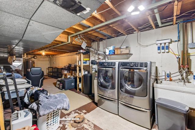 7113 Farmington Way, Madison, WI 53717
