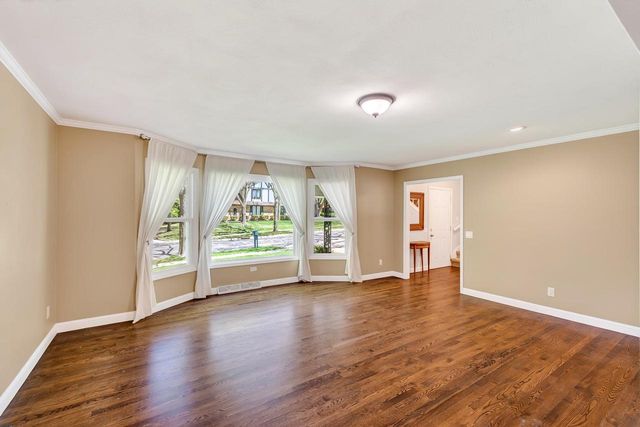 7113 Farmington Way, Madison, WI 53717