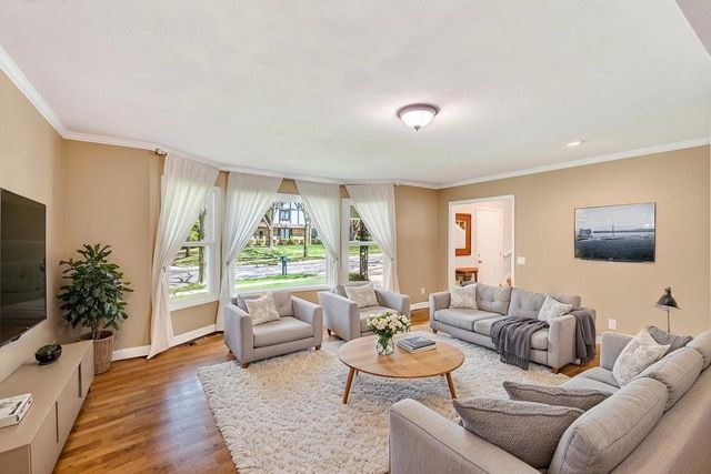 7113 Farmington Way, Madison, WI 53717