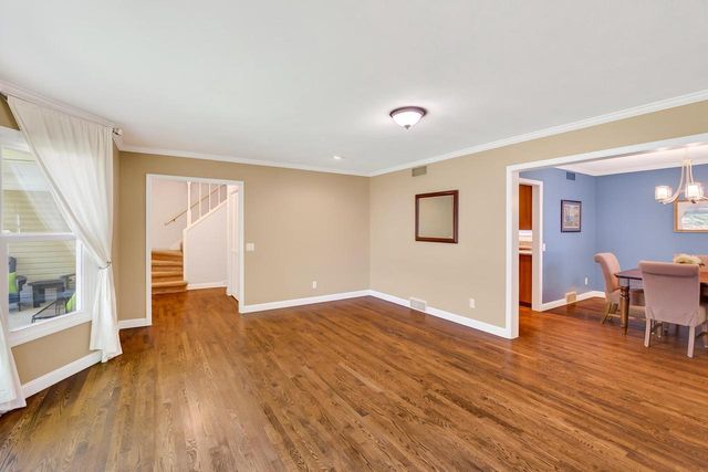 7113 Farmington Way, Madison, WI 53717