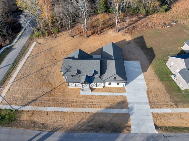 2108 Country Club Dr, Tullahoma, TN 37388