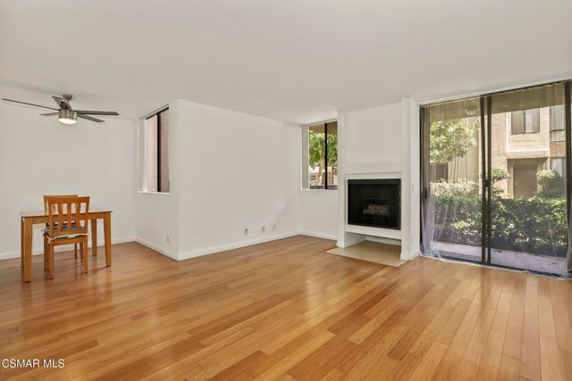 7826 Topanga Canyon Boulevard 103, Canoga Park, CA 91304