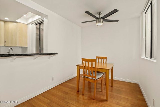 7826 Topanga Canyon Boulevard 103, Canoga Park, CA 91304