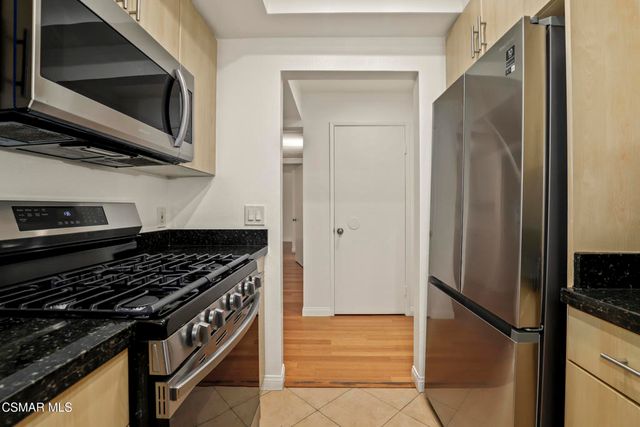 7826 Topanga Canyon Boulevard 103, Canoga Park, CA 91304