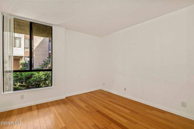 7826 Topanga Canyon Boulevard 103, Canoga Park, CA 91304