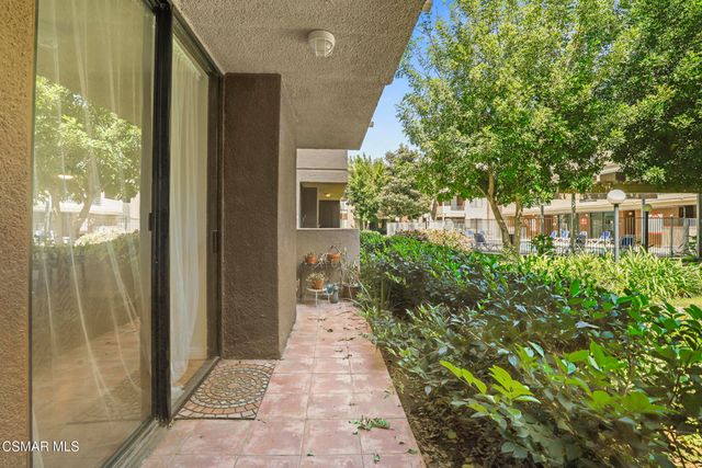 7826 Topanga Canyon Boulevard 103, Canoga Park, CA 91304