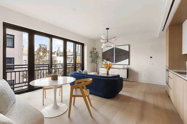 428 W 19th St Apt 7D, New York City, NY 10011