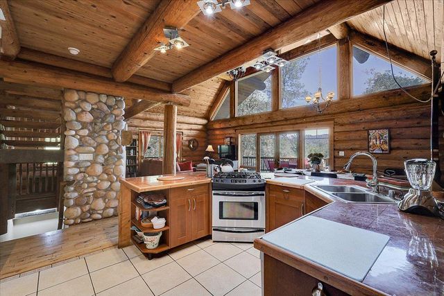 9844 Township Rd, Browns Valley, CA 95918