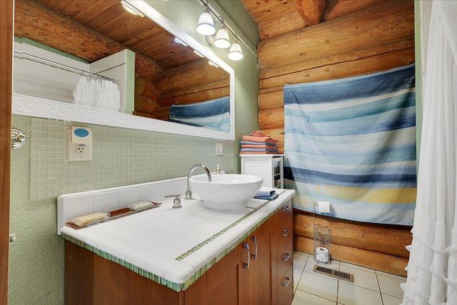 9844 Township Rd, Browns Valley, CA 95918