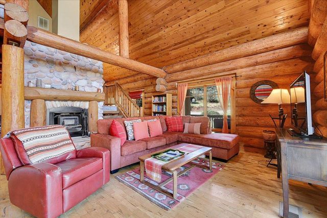 9844 Township Rd, Browns Valley, CA 95918