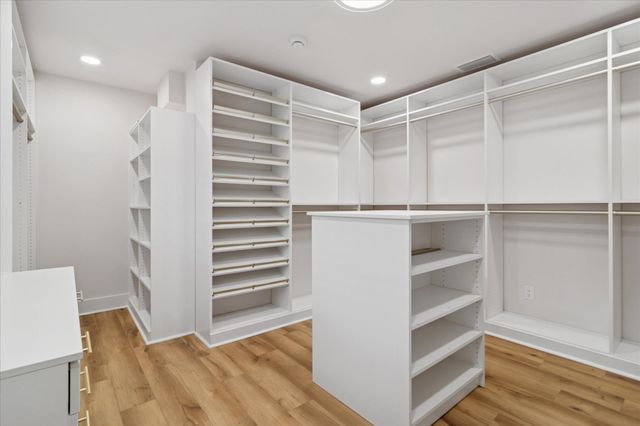 9545 Milltrail Drive, Dallas, TX 75238