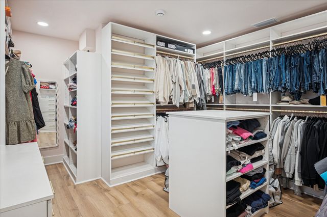 9545 Milltrail Drive, Dallas, TX 75238