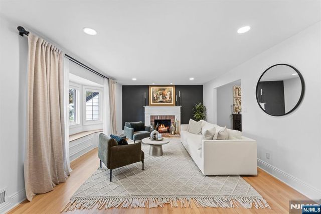 14 Congress Road, Emerson, NJ 07630