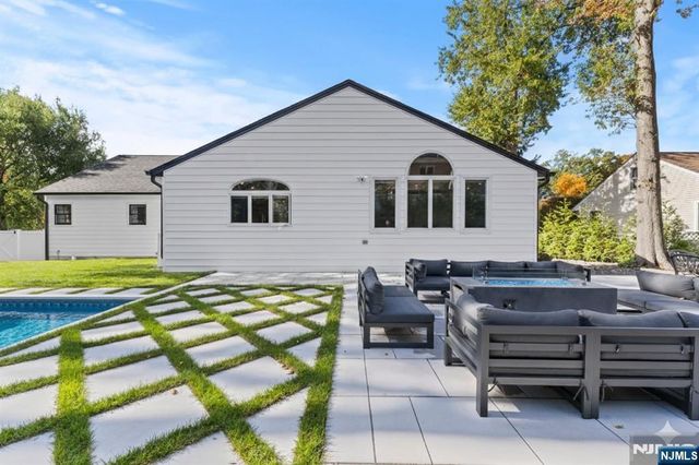 14 Congress Road, Emerson, NJ 07630