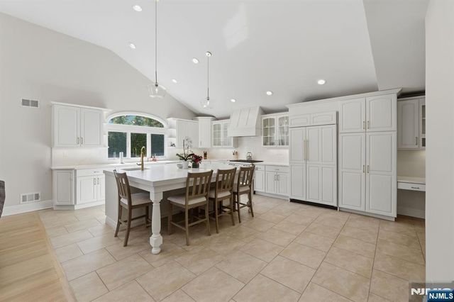 14 Congress Road, Emerson, NJ 07630