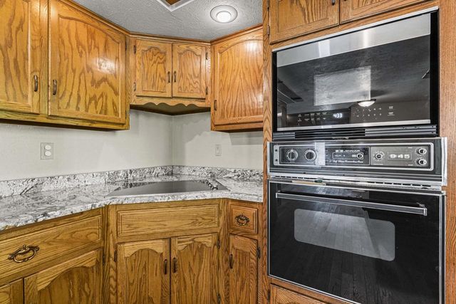 921 DIVOT PLACE, Green Bay, WI 54313