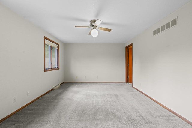 921 DIVOT PLACE, Green Bay, WI 54313