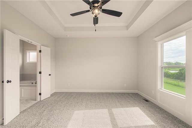 9810 N Laurel Avenue, Kansas City, MO 64157