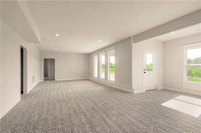 9810 N Laurel Avenue, Kansas City, MO 64157