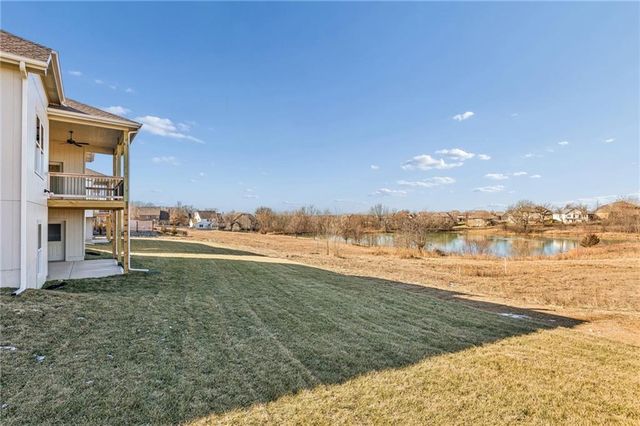 9810 N Laurel Avenue, Kansas City, MO 64157